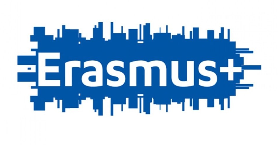 Desde el 🇪🇺🇪🇺Equipo #Erasmus+, queremos comunicaros que ya nos han confirmado el número de movilidades a realizar a lo largo del curso. Serán 24 en total, en distintos desplazamientos🚅✈️🚆. El viernes 15🗓️  publicaremos en la web las listas de personas seleccionadas y suplentes