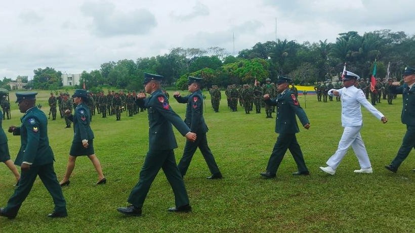 FNA_ArmadaCol's tweet photo. El #BFLIM32 participó en la Ceremonia de Ascenso de un personal de Suboficiales en San José del Guaviare, acto presidido por el Señor Coronel Mario Echeverri Bermúdez, acompañado del señor Mayor de I.M Mauricio Torres Villamil #SCBFLIM32
2023, año del #BicentenarioNaval⚓ https://t.co/I5nvz8iH5Q