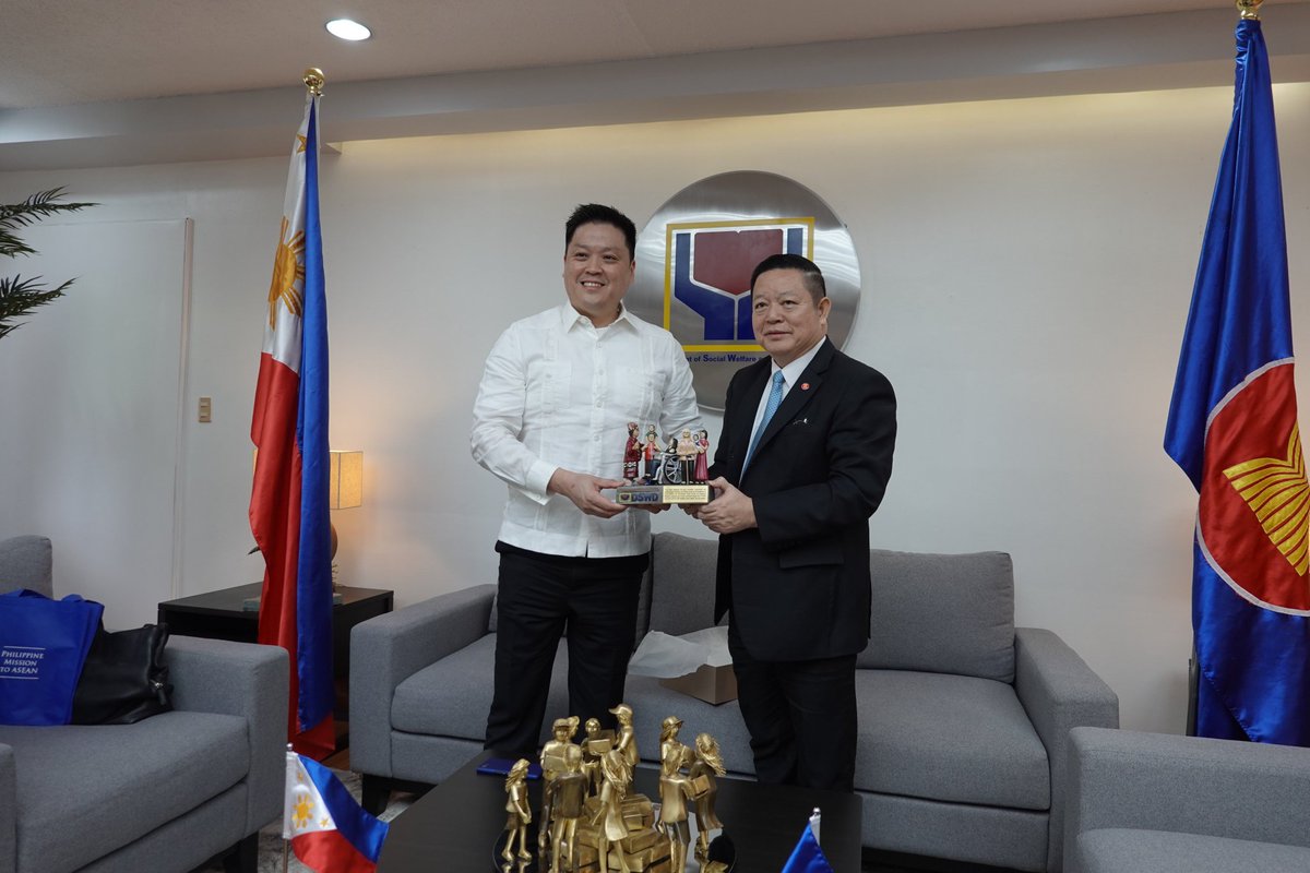 rex_gatchalian's tweet photo. The Honorable Secretary General of ASEAN, Dr. Kao Kim Hourn came by this morning to discuss the role of DSWD in the region's efforts to strengthen investment in human capital. https://t.co/gqeCMbwrFr