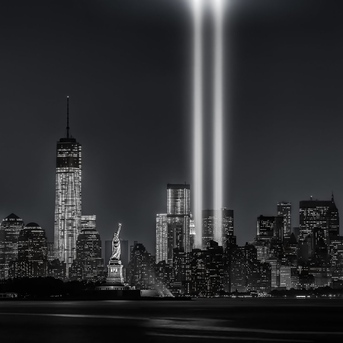 BeverlyAFischer's tweet image. Commemorating the lives lost on September 11th, 2001, and the remarkable unity that emerged from tragedy. Today, we celebrate the enduring spirit of resilience and compassion that unites us all. 🕊️ #September11 #Unity #StrengthInCompassion