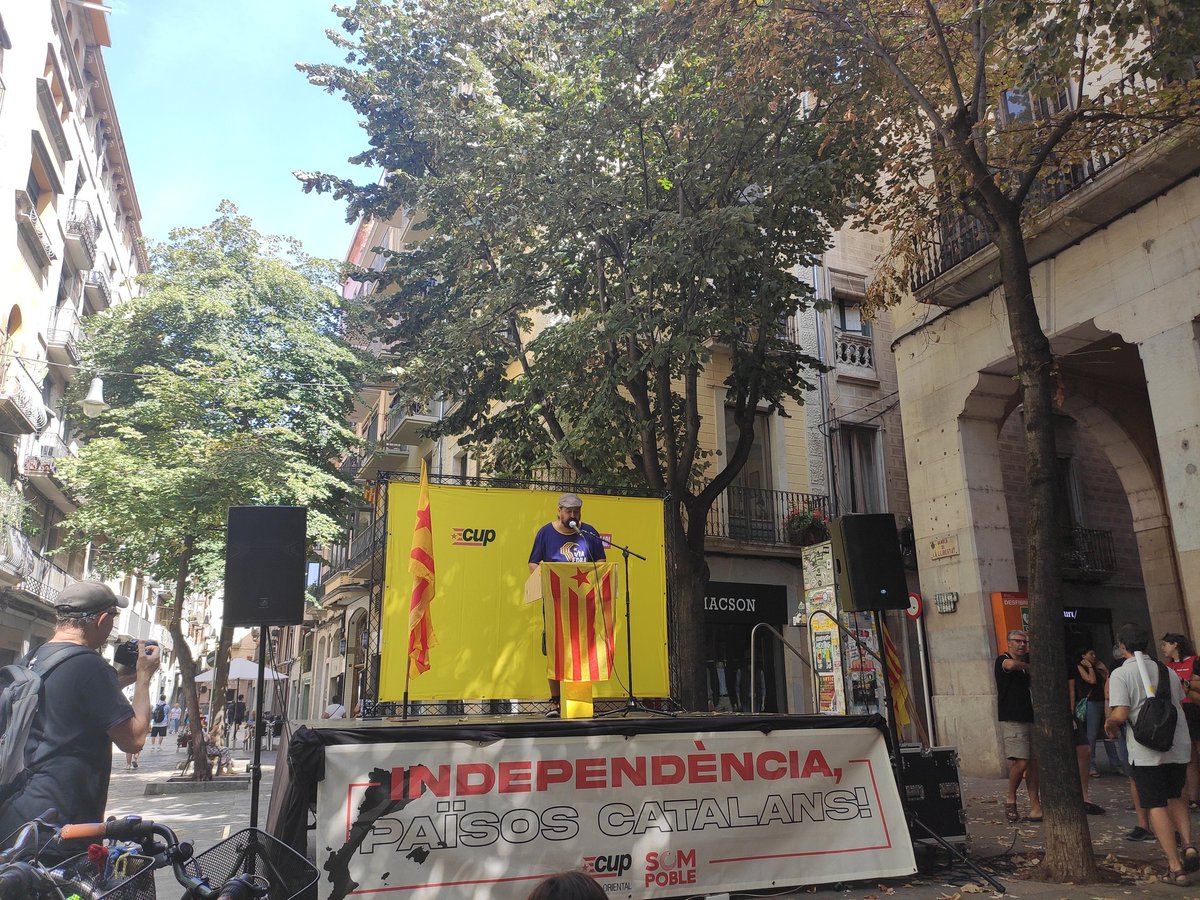 danicornella's tweet image. Diada Nacional de Catalunya: acte de la @CUPNordOriental a Girona #Mobilització #Lluita #Independència i com sempre recordant les més de 4.000 persones represaliades #NoEsteuSoles