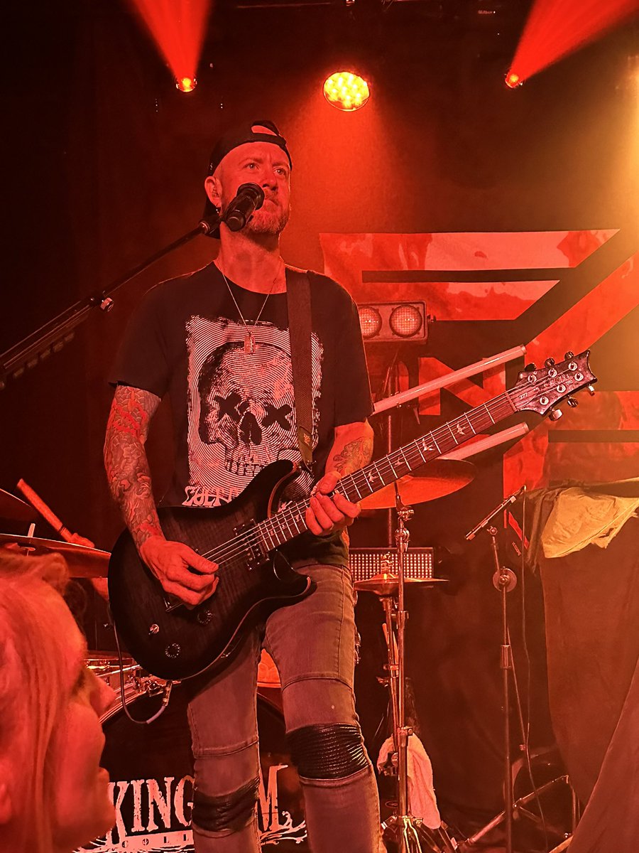 MetalMommaVA's tweet photo. Morning from glorious VA @SXMOctane ☀️ Saw @kingdomcollapse Friday night and they ROCKED @jamminjava! Can you please play their latest #NeverBeLikeYou, I need to relive this incredible night! Get your tix #sxmoctane fam as they support @fameonfire on #TheChaosTour 🤘🏻🔥 https://t.co/9AQ96VkrZr