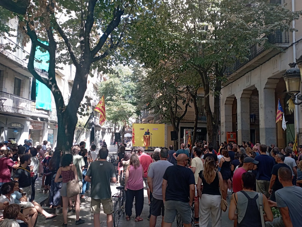 danicornella's tweet image. Diada Nacional de Catalunya: acte de la @CUPNordOriental a Girona #Mobilització #Lluita #Independència i com sempre recordant les més de 4.000 persones represaliades #NoEsteuSoles