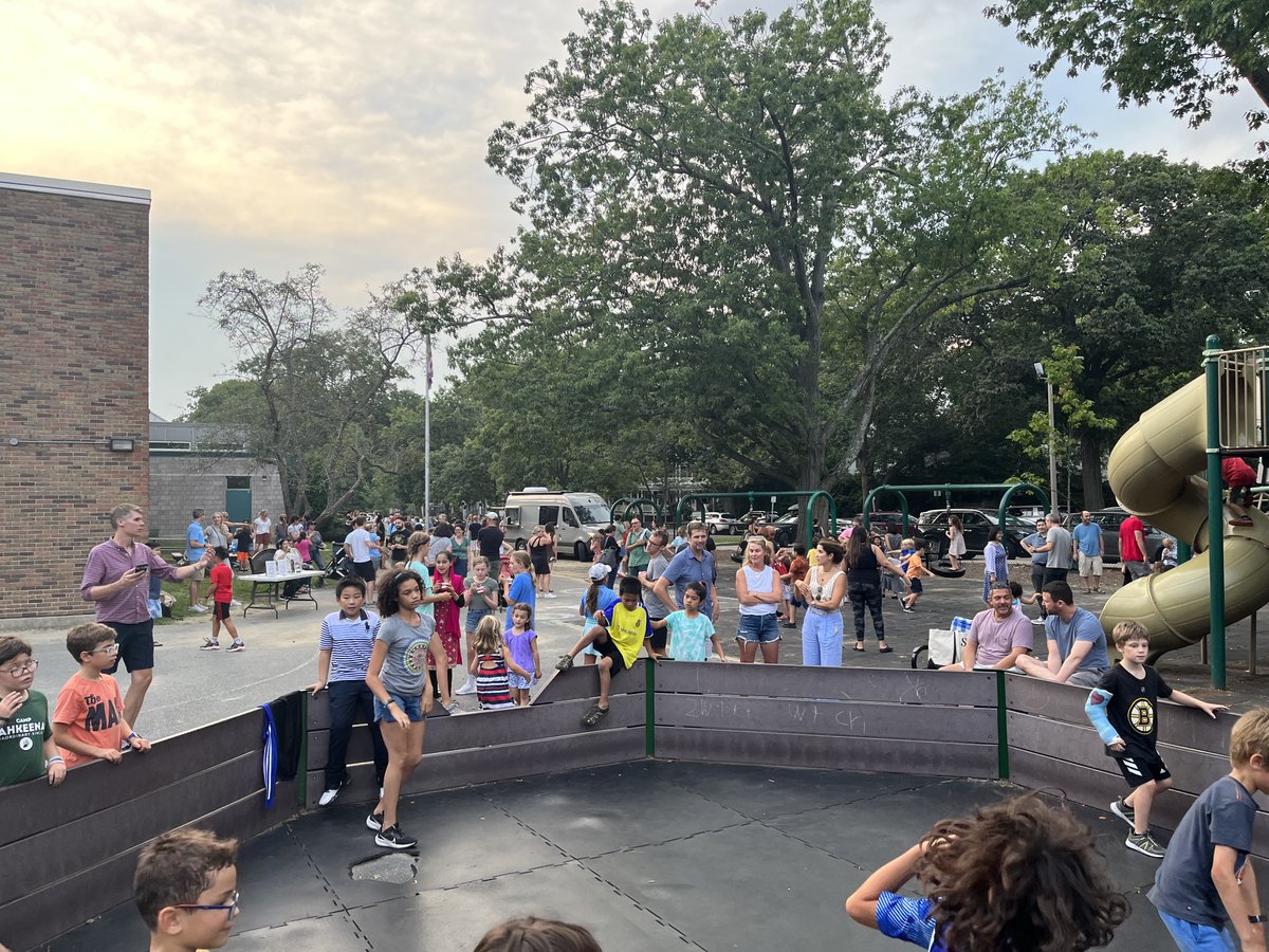 Hayes School PTO tweet media