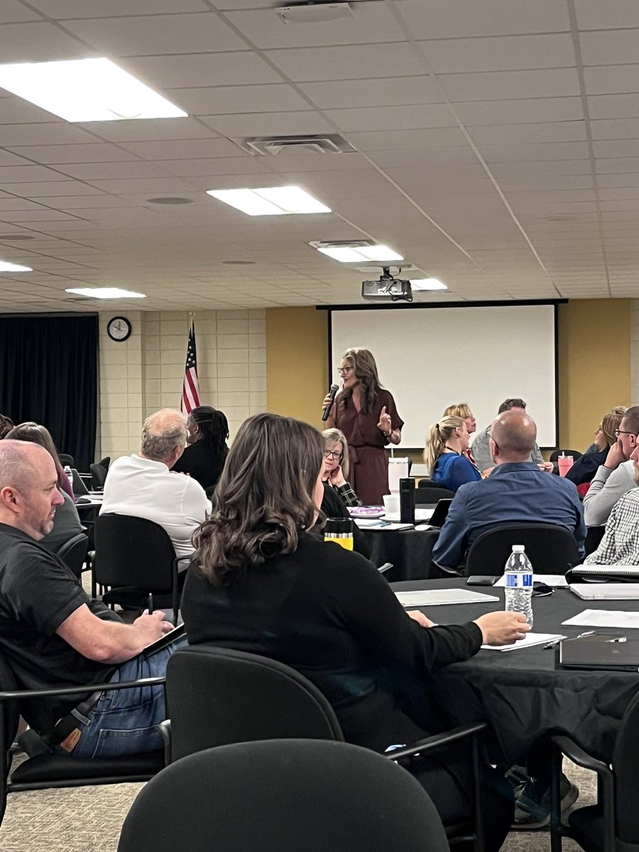 INALI Cohort 10 is off to another great day, with Dr. Bea Yonker and Dr. Dan Peo kicking it off speaking about “Surviving Your First Years of Admin…and Having Fun! “ #IASP #INALI @tmac602 @TbarrettTiffany @tdbess