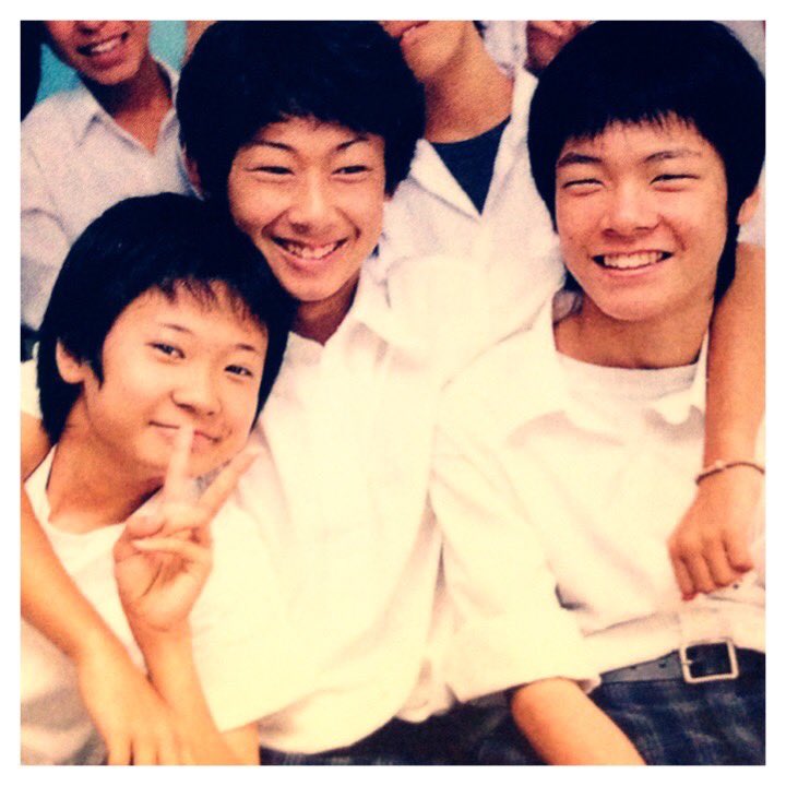 shunwatanabeSAN's tweet photo. 「GAMISMの結成20周年だよ」
って陽介からLINEきました。

中学校の黒板に「GAMISM」って書いてから20年。

解散してもこうやって連絡したり、
たまに集まってくだらないことで笑ったり、相変わらず3人とも元気です。

横に居なくてもあの2人には笑っていてほしいと思います。

おめでとうGAMISM。 https://t.co/Pb59Dj7tvj