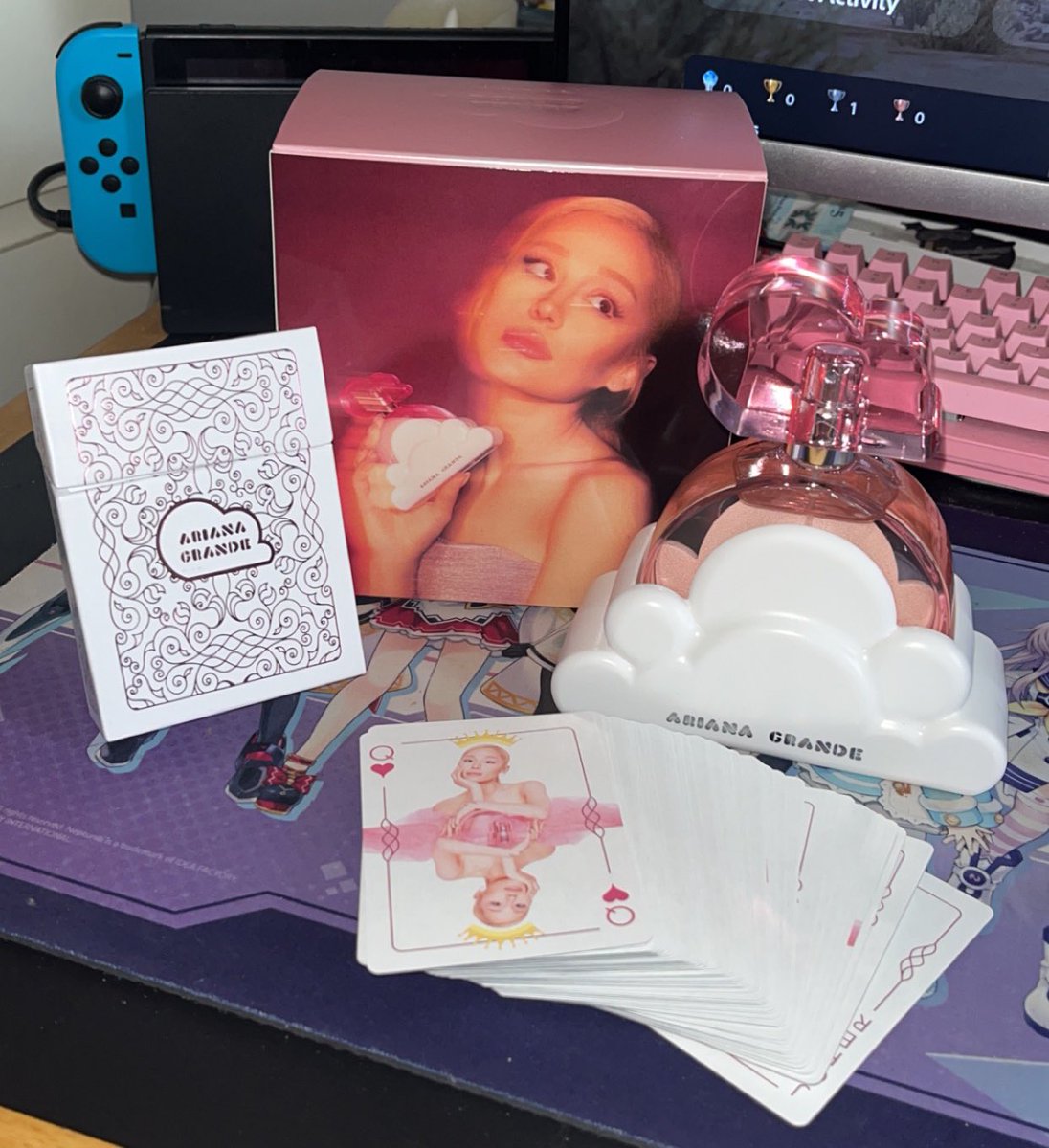 HarleysBarbie's tweet photo. EEEEK ITS HERE☁️🩷 @FragranceShopUK #ArianaGrande #CloudPink https://t.co/6a97qpJVz7