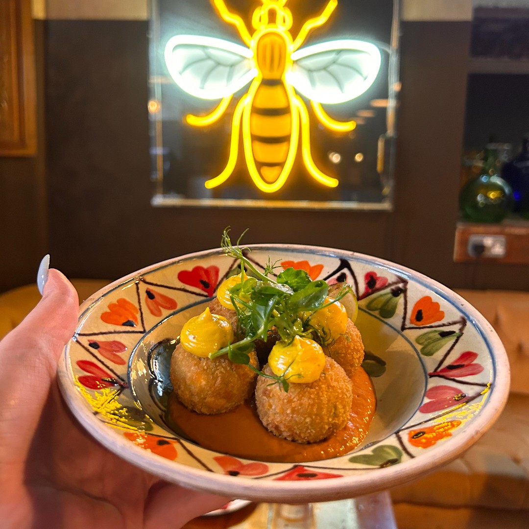 ✨3 FOR £18✨

Don't forget to swing by this week to take full advantage of our 3 for £18 offer!

That's 3 dishes for £18, and our incredible Salmon Arancini with a curried aioli is available is on this menu😍

Don't walk, run 🏃