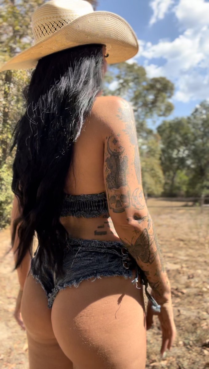 CheyElaine_'s tweet image. Yee haw ⭐️