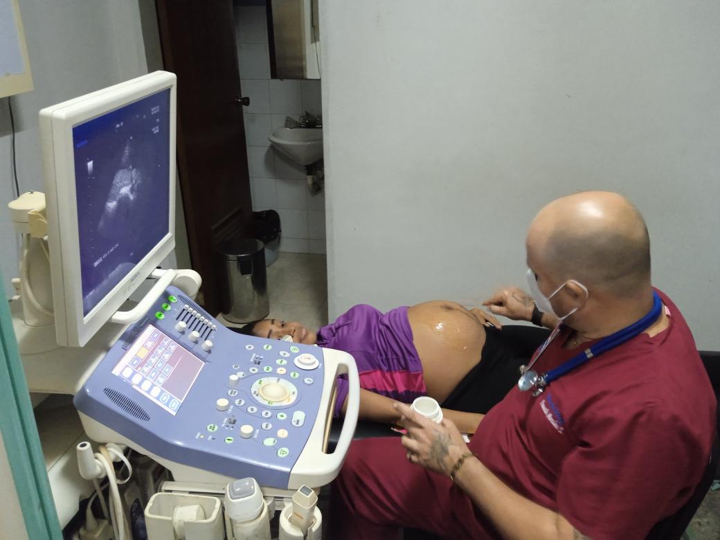 Los médicos cubanos son humanistas por excelencia y vocación innata.

#CubaPorLaVida 🤎
#CubaCoopera 🤎 <a href="/CatGuaicaipuro1/">Cat Guaicaipuro1</a> <a href="/Cdi_gilberto/">CDI Gilberto Rodríguez</a> @Eam12V <a href="/MaylenSelles/">Maylen Garcia Selles</a> <a href="/yoandi1658348/">yoandi</a>