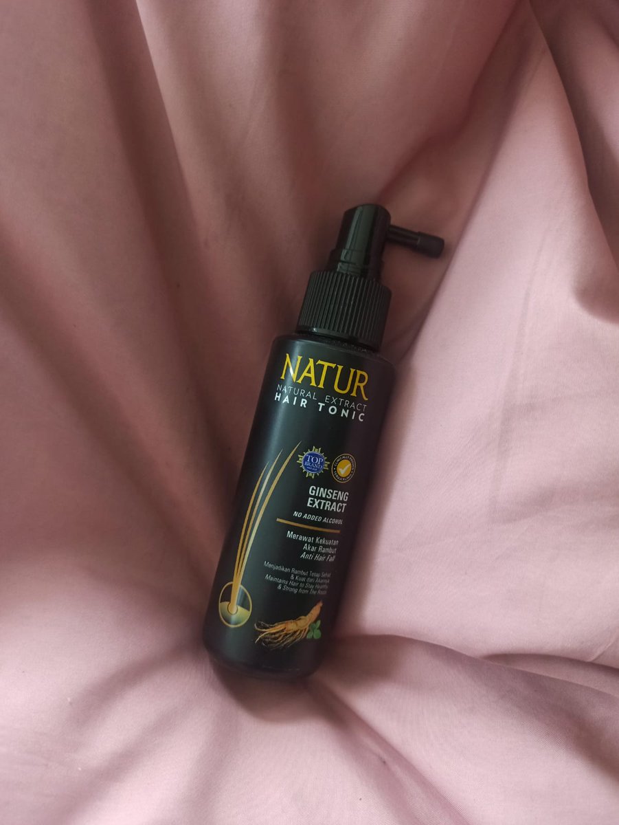 nisags's tweet photo. Setelah pakai Natur Hair Tonik, problem tentang kerontokan rambut mulai perlahan-lahan hilang, karena kandungannya non alkohol dan dari ginseng. Maka dari itu aman banget untuk kulit kepala yang sensitif🥰
#KuatDariAkar
#LawanRontok #naturhaircare https://t.co/VYCeqTCpMd