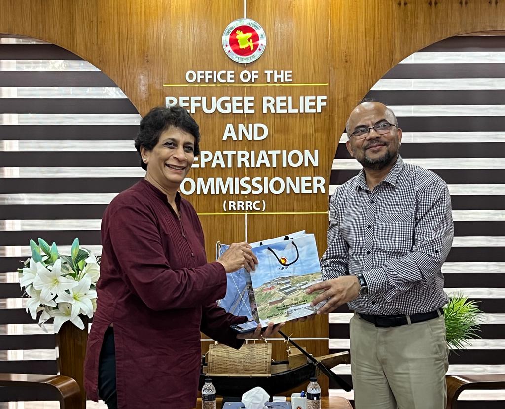 During her visit in 🇧🇩, <a href="/UN/">United Nations</a> ASG and <a href="/UNDPasiapac/">UNDP in Asia and the Pacific</a> RD, <a href="/kanniwignaraja/">Kanni Wignaraja</a> had the privilege of meeting with the Refugee Relief and Repatriation Commissioner #RRRC. Together, they visited #Hatia, #BhasanChar, &amp; #CoxBazar #Rohingya Camps, reaffirming 🇺🇳🤝🇧🇩 commitment to support &amp;