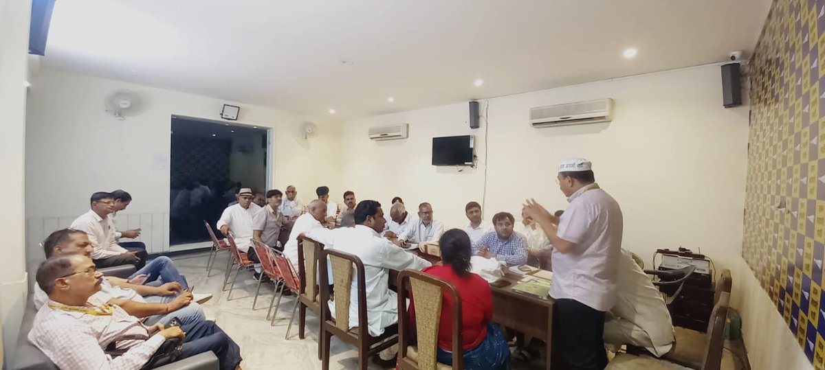 नवीन पालीवाल (@naveenpaliwal_) on Twitter photo आज प्रदेश कार्यालय जयपुर में आगामी विधानसभा को लेकर प्रदेश कार्यकारिणी की महत्वपूर्ण मीटिंग हुई । चुनावों में मध्यनजर सभी पदाधिकारियों को जिम्मेदारी दी गयी । <a href="/ArvindKejriwal/">Arvind Kejriwal</a> जी द्वारा जनता को दी गयी सभी गारंटियों से अवगत कराएं । सभी साथियों के अति महत्वपूर्ण विचार लिए गए । आज प्रदेश कार्यालय जयपुर में आगामी विधानसभा को लेकर प्रदेश कार्यकारिणी की महत्वपूर्ण मीटिंग हुई । चुनावों में मध्यनजर सभी पदाधिकारियों को जिम्मेदारी दी गयी । <a href="/ArvindKejriwal/">Arvind Kejriwal</a> जी द्वारा जनता को दी गयी सभी गारंटियों से अवगत कराएं । सभी साथियों के अति महत्वपूर्ण विचार लिए गए ।