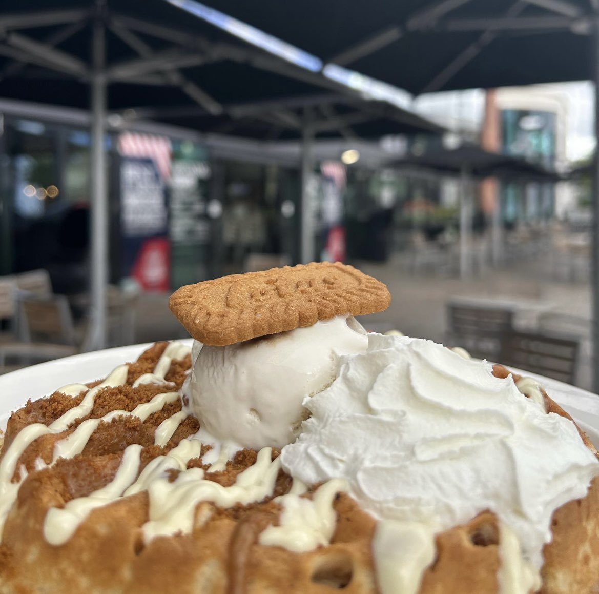 DSoftheSpoon's tweet photo. New week, new dessert🤩🧇 Come and visit it us this week for your favourite waffle🥰

#waffle #biscoff #dessert #dsofthespoon #warrington #foodie #trending #homemade https://t.co/xj3AmVKrVq