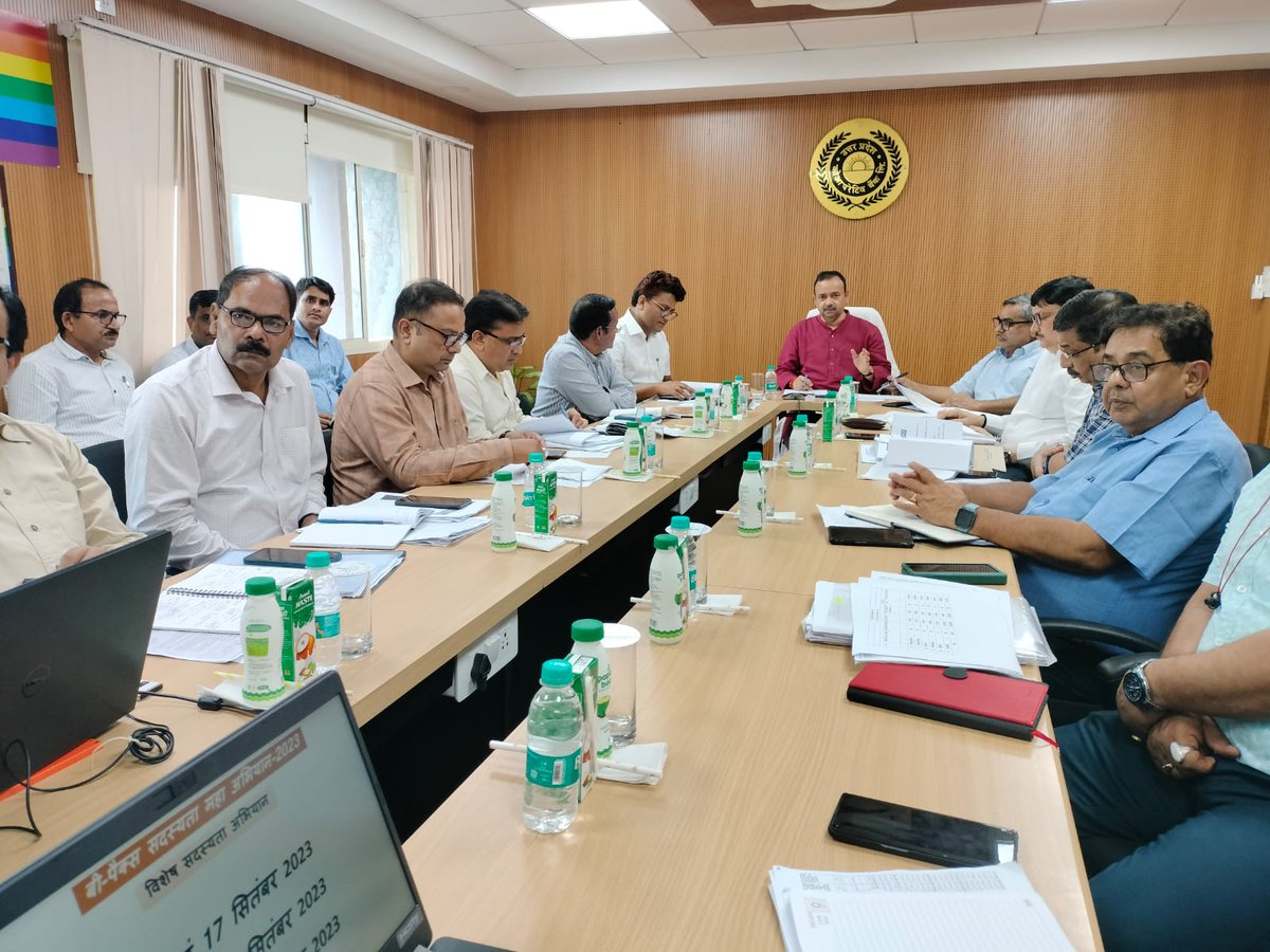 JPSRathoreBJP's tweet photo. आज UPCB लखनऊ में 'B-पैक्स सदस्यता महाभियान' की समीक्षा बैठक में रहना हुआ।
बैठक में प्रमुख सचिव सहकारिता श्री बी.एल.मीणा,MD PCFश्री संजय कुमार, Sp.Sec. NP Pandey, MD RKकुलश्रेष्ठ,सदस्यता अभियान प्रमुख श्रीकान्त गोस्वामी,सभी MD,DCBचैयरमैन,DR,AR व बैंक के अधिकारी एवं कर्मचारीगण रहे। https://t.co/L5wTNUVXs0