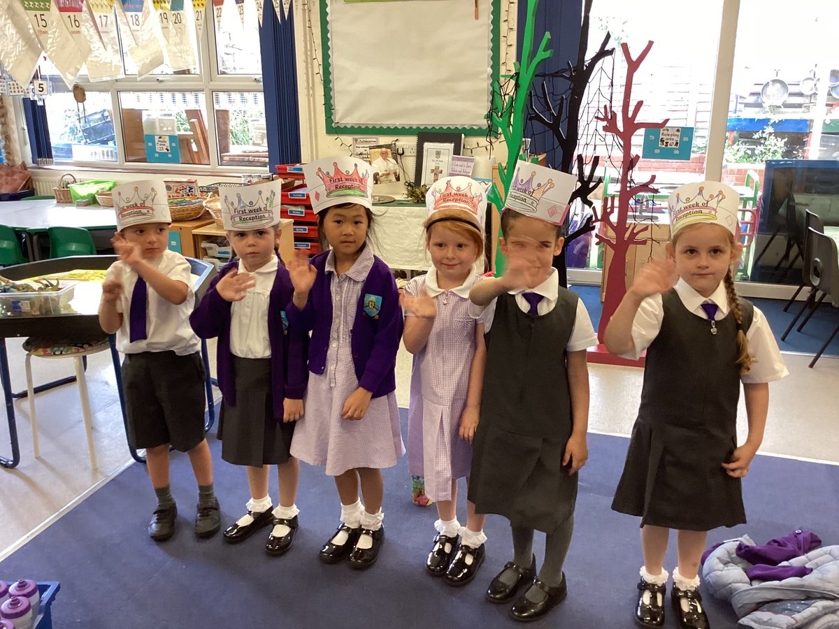 ourladyqop's tweet photo. Reception 2023 had an amazing first day exploring their new classroom. They made crowns and behaved royally! #OLQPReception https://t.co/luLmfKhYtH