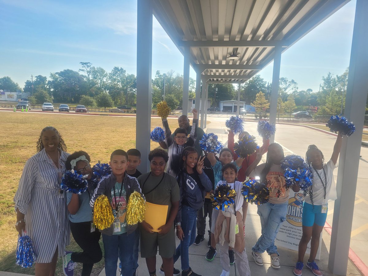 edwardsschool's tweet photo. We love our grandparents @JohnsonES_AISD ! #GrandparentsDay2023 #grandparents https://t.co/0CgTmzpPPY
