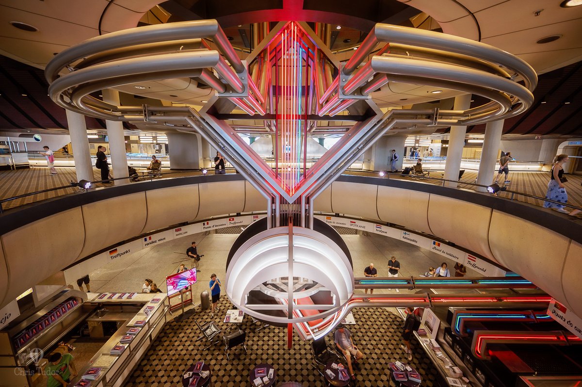 ChrisTud0r's tweet photo. Weekend trip into the belly of The Spaceship (ICC Messe) Europe's largest congress center, opened in 1979, closed since 2014.
🛸
#Berlin #berlinphoto #TagdesoffenenDenkmals #iccmesse https://t.co/yBoYz0vr8q