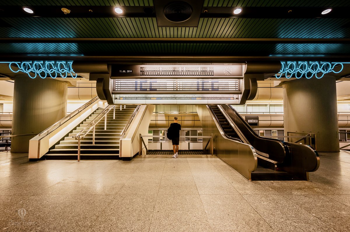 ChrisTud0r's tweet photo. Weekend trip into the belly of The Spaceship (ICC Messe) Europe's largest congress center, opened in 1979, closed since 2014.
🛸
#Berlin #berlinphoto #TagdesoffenenDenkmals #iccmesse https://t.co/yBoYz0vr8q