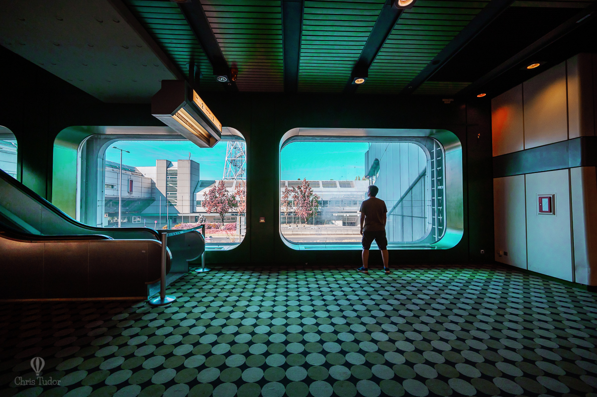 ChrisTud0r's tweet photo. Weekend trip into the belly of The Spaceship (ICC Messe) Europe's largest congress center, opened in 1979, closed since 2014.
🛸
#Berlin #berlinphoto #TagdesoffenenDenkmals #iccmesse https://t.co/yBoYz0vr8q