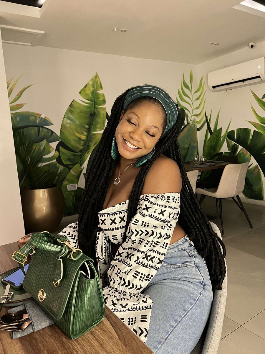 branchebyjb's tweet image. A HAPPY BRANCHÉ BABE 😍

Get this look for N13,500 only 😌

#fauxlocs