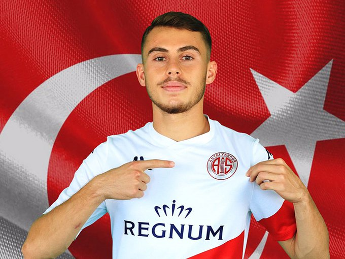 #NevzatDindar: ''#Galatasaray, #Antalyaspor'dan #BünyaminBalcı için nabız yokladı. Antalyaspor, Bünyamin için 3 milyon euro istiyor.''

#UCLdraw #GERSRB #TURvARM