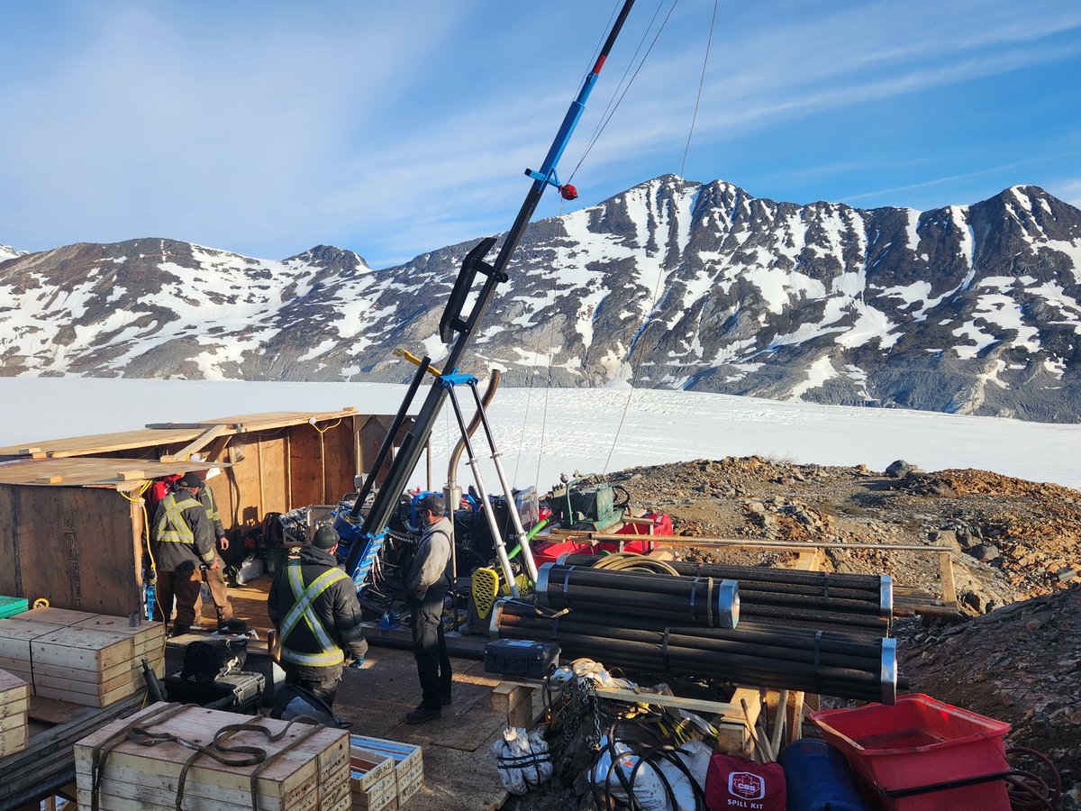 Hydracore HC5000, Core Drill Rig, operating and producing core at 6500 feet elevation above a glacier.

hydracore.com/surface-drills…

#coredrilling#mineral#core#exploration#mining#explorationdrilling