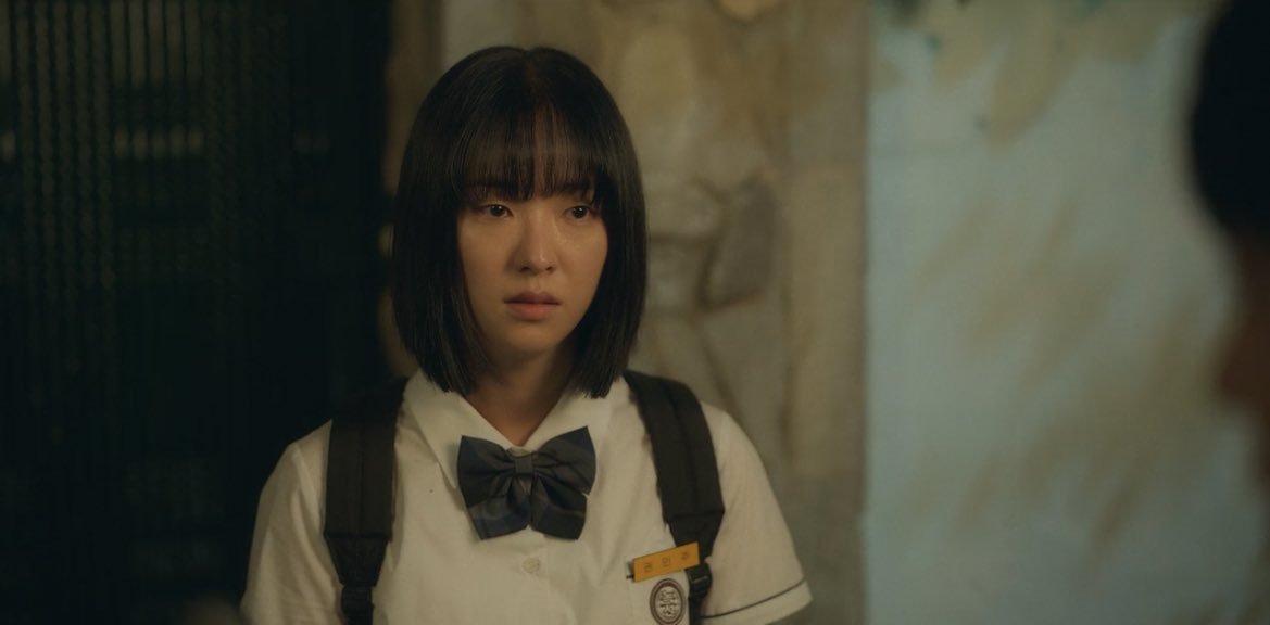 YeoBeenBrasil's tweet image. [📝] Dir. Kim Jinwon elogia a atuação de #JeonYeoBeen em #ATimeCalledYou:

 “Eu disse a ela durante as filmagens: 'Acho que as pessoas vão me dizer que você fez um ótimo trabalho'. E quando assisti aos episódios 11 e 12, senti que ela era uma  +

[#]  #전여빈 #너의시간속으로