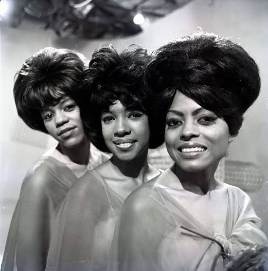 PapsProduction1's tweet photo. DID YOU KNOW?

Diana Ross, lead singer of The Supremes, helped make them one of the most successful American singing groups of all time with hits like "Baby Love" and "Stop! In the Name of Love." She later became a solo artist and is known as the "Queen of Motown." https://t.co/UvXeuCmAin