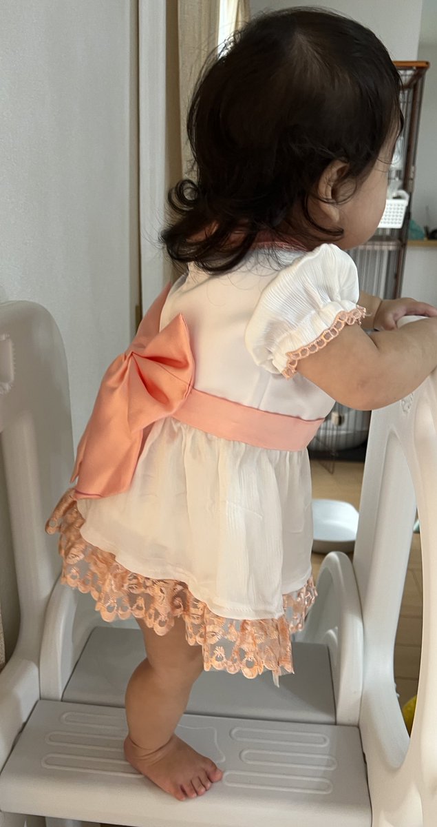 15日のアリエルとメロディ。
レースはお揃い💓
本当は長袖だけど半袖に。スカートは暑さ対策のために2段目から別。娘髪の毛くるくるで良かった😂