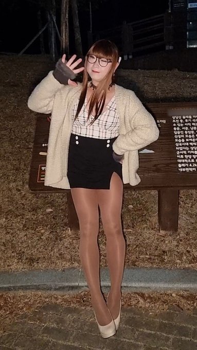 홀몬약 때문인가? 살이 안빠지네ㅜㅜ 이번달에는 77Kg 일때만 업해야겠다.. 이렇게 정해놓으면 업하기 위해서 살빼겠지..ㅋ 다음달에는 76kg.. https://t.co/7XwRj