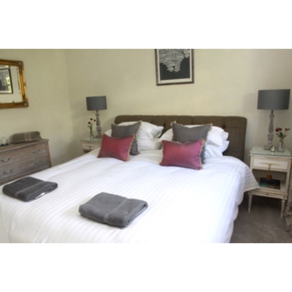 8_Kings_Cott's tweet photo. OCTOBER AVAILABILITY at 8 Kings Cottages #salcombe including #halfterm 
Sleeps up to 5 people
Private parking
Central Salcombe, South Devon
☎️ 01548 800 880
#selfcateringaccommodation
#holidayhome
#holiday
#weekendaway https://t.co/AmMmp7Yudx