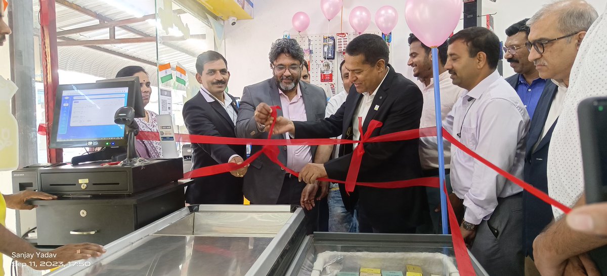 BPCLConsumerRetailing (@bpclnb) on Twitter photo đ Exciting news! đ We're thrilled to announce the launch of the FIRST Amul Parlour at LPG IN&OUT store in Kumbhalgarh, Kankroli, Rajsamand, Rajasthan! đ„đ§ BPCL is all set to delight our rural customers with a wide range of delicious Amul products. Visit us today! <a href="/BPCLimited/">Bharat Petroleum</a> đ Exciting news! đ We're thrilled to announce the launch of the FIRST Amul Parlour at LPG IN&OUT store in Kumbhalgarh, Kankroli, Rajsamand, Rajasthan! đ„đ§ BPCL is all set to delight our rural customers with a wide range of delicious Amul products. Visit us today! <a href="/BPCLimited/">Bharat Petroleum</a>