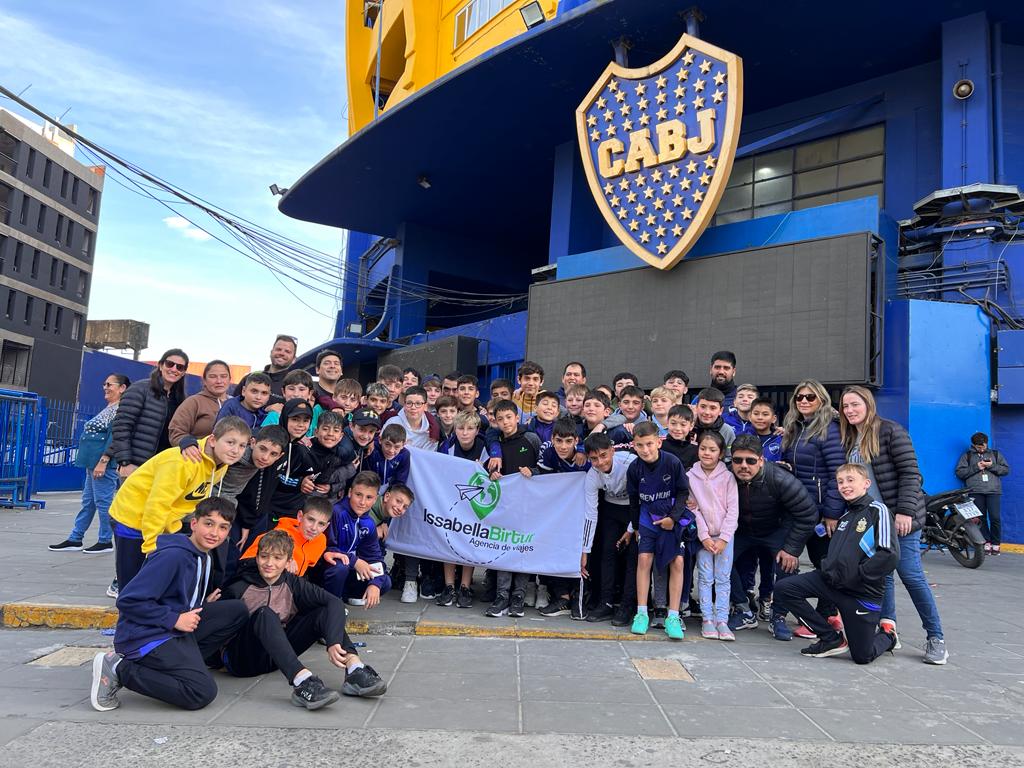 clubbenhur's tweet photo. ⚽️ #Infantiles. Este fin de semana, los #Lobitos de la #Cat2011 realizaron el tradicional viaje a Buenos Aires como cierre de la etapa en Infantiles. Entre otros puntos, recorrieron los estadios y los museos de River y Boca.
#VamosBenHur 🔵⚪🔵 https://t.co/9PVCXmz2et