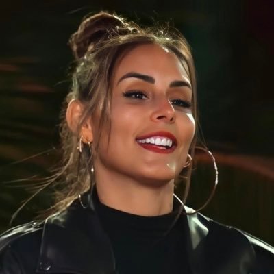 euguijonhs's tweet photo. OPINIÃO: A cota "De férias com o ex" desse ano poderia muito bem ser delas. Ste Viegas e Hana Khalil fariam muito bem na fazenda 

#AFazenda15 #AFazenda https://t.co/T2bbwSc5vP