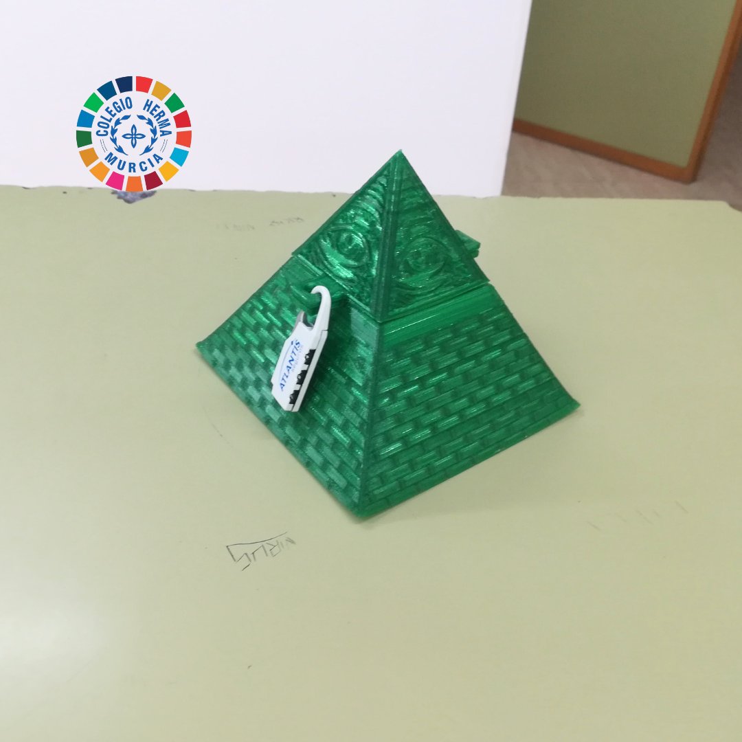 ColegioHerma's tweet image. ¡Hoy los alumnos de ESO han empezado el curso de la mejor manera! 🙌

2º de ESO se ha enfrentado a una ‘escape room’ y a un acertijo para poner la clase en orden. Ha sido una experiencia muy divertida donde todos los alumnos se lo han pasado genial 🥳

#ColegioHerma #EscapeRoom
