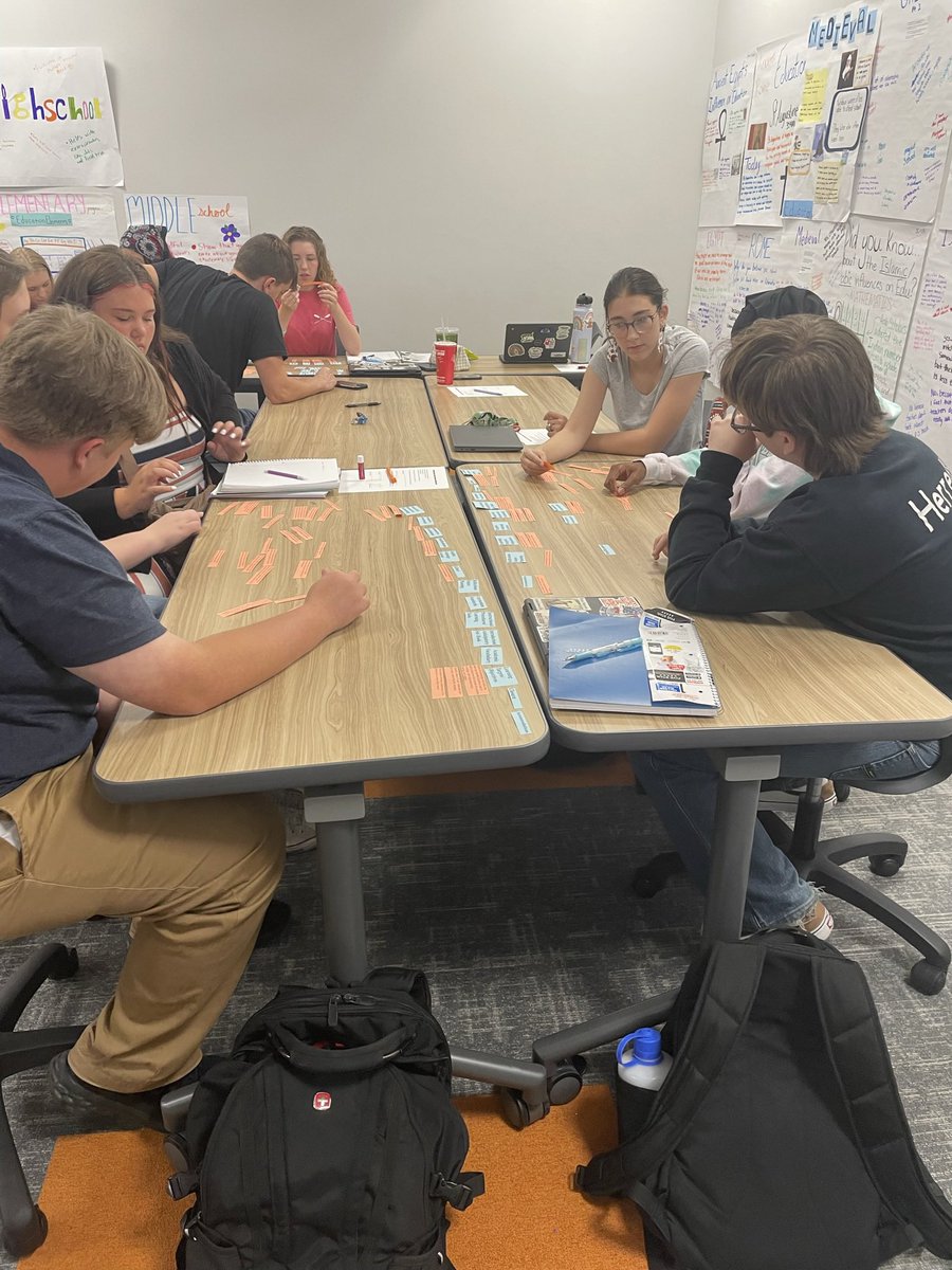 RPTeachAcademy's tweet photo. Friday Scholar Teachers learned about the basics of lesson planning! Here they are matching the definitions of the different components of a lesson plan to the category. #futureteachers #gyo #teacheracademy

@RayPec https://t.co/yVnuDXFfZr
