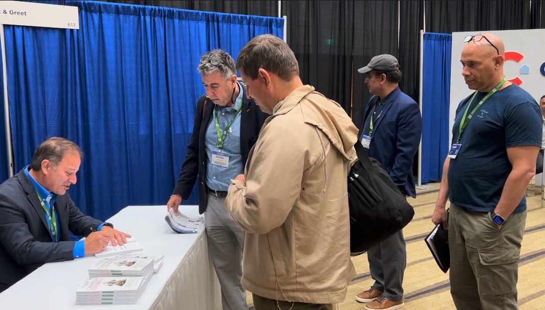 cashflowcookbk's tweet photo. Delivered my "Zero to $1 Million in 45 Minutes" talk at @MoneyShow  in Toronto this weekend. Actually showed them how to add $3 Million to their retirement wealth in just 41 minutes, leaving 4 minutes for Q&amp;A, which stretched to about 30 minutes! https://t.co/vIkvqvIrQa