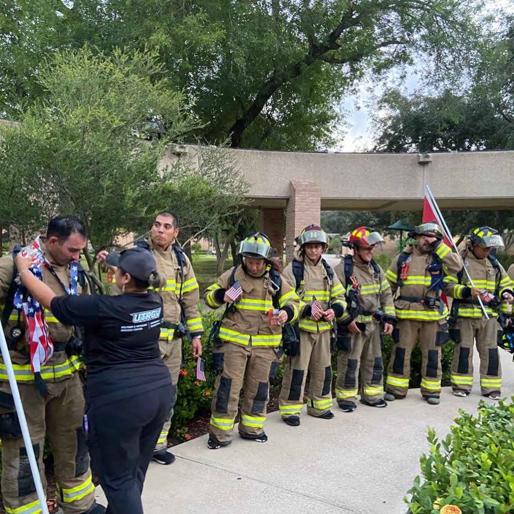 utrgv's tweet photo. 🇺🇸 9/11 Commemorative 5K🏃‍♀️🏃

Today we remember the lives lost and the heroes who bravely stood united on 9/11 ❤️ #NeverForget #UTRGV https://t.co/mVbTaYglRc