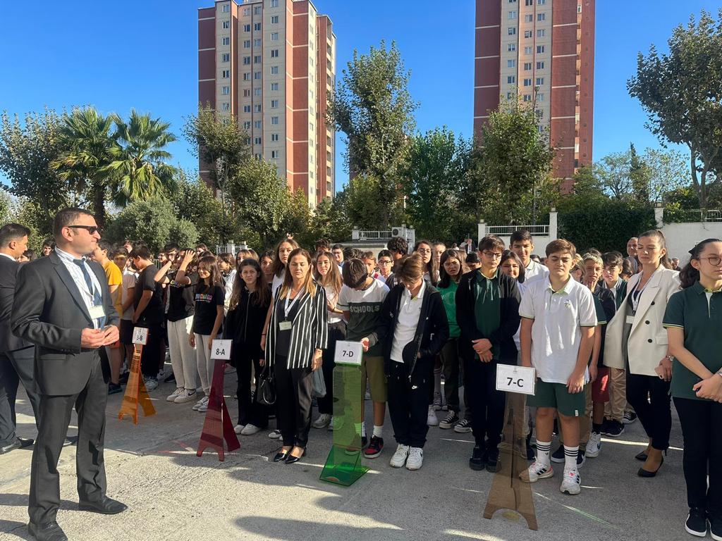doga_halkali's tweet photo. Öğrencilerimize kavuşmanın heyecanını, mutluluğunu yıl boyunca devam ettireceğimiz bir yıl diliyoruz. Öğrencilerimizin yüzündeki gülümseme ,gözlerindeki parıltı hep var olsun.🌱🍀🍃
@DogaOkullari 
@binici_yesim 
@BanuSagun 
@FerhatCikrik https://t.co/fZ3pAcj7L9