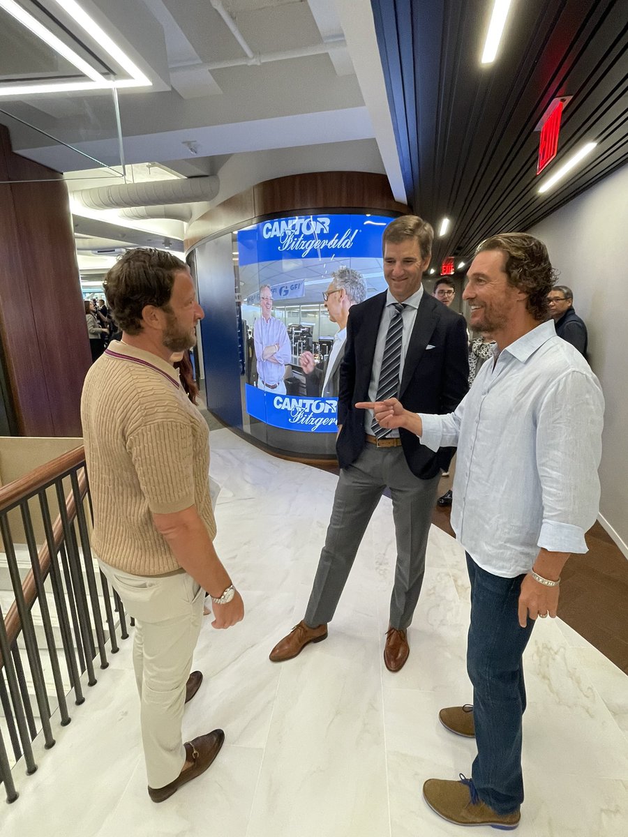 stoolpresidente's tweet photo. Just three guys talking ball #CantorRelief https://t.co/OSSZNBLWUG