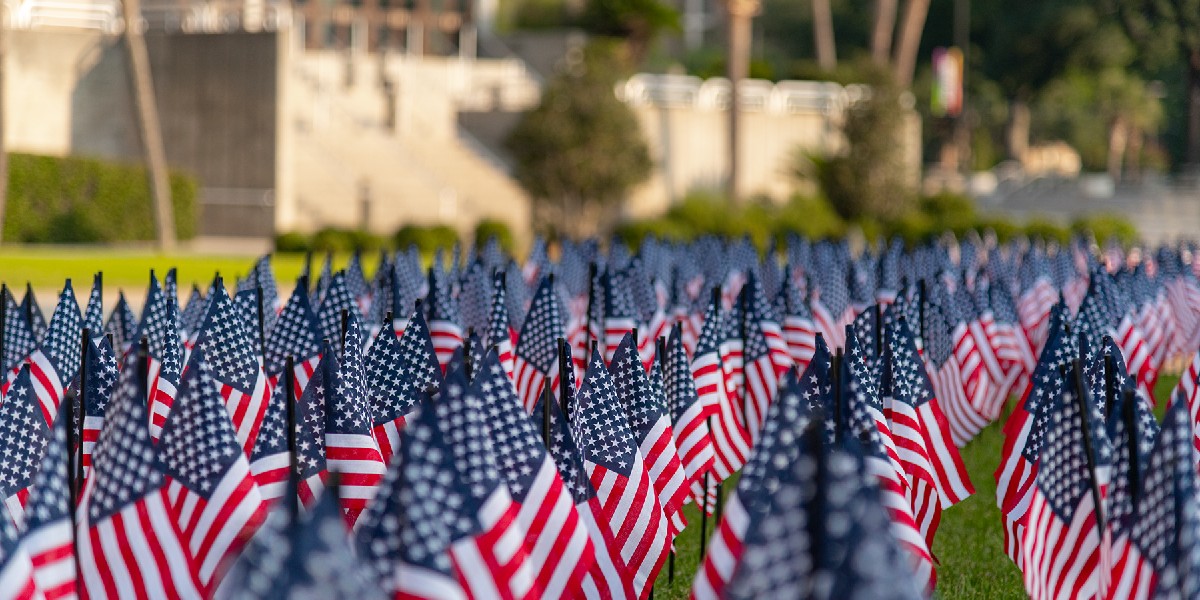 ConnectPCC's tweet image. With a flag display on Main Drive, we honor the 2,977 lives lost on 9/11/01. We will never forget. 🇺🇸