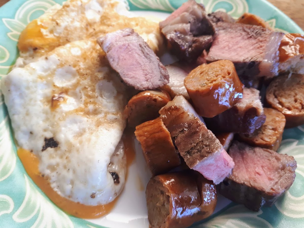 diabeteswarrior's tweet image. Skillet warmed, leftover charcoal grilled steak, sausage, and cheesy eggs!

Broke the yolks, flipped like an omelette with cheese in the middle.

So good! ...and so good for us. 📷

#simplefood #Realfood #lowcarb