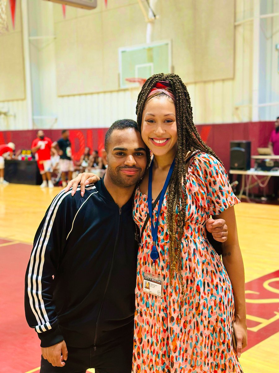 ONSHydePark's tweet photo. The Hyde Park Day of Play event this Saturday was amazing. Despite the rain ☔️ we had another great event in our neighborhood this weekend! #HydePark https://t.co/7WTUZgqryz