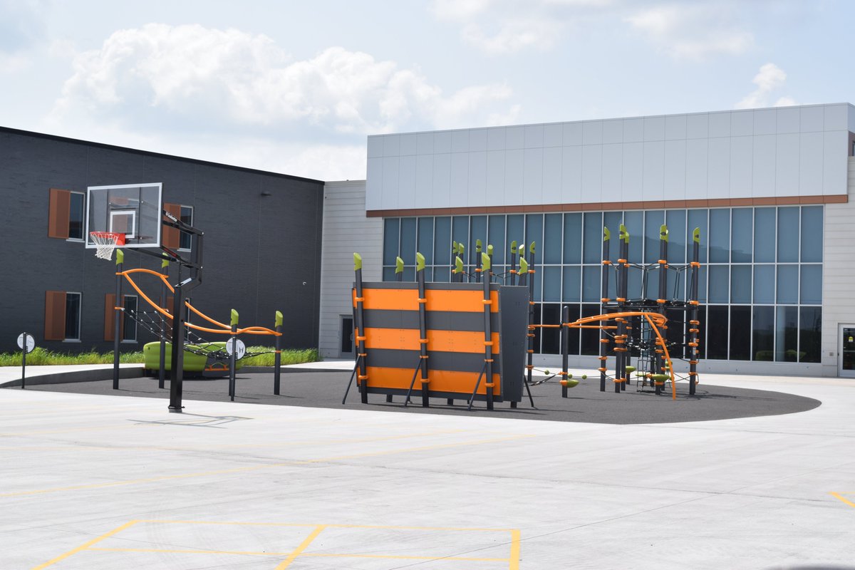Prairie_Pride's tweet photo. Please join us on Thursday, Sept. 14 from 5-7 PM for a Community Open House to celebrate the opening of the New 5-6 Prairie Creek Intermediate School located directly south of Prairie Point at 8451 Kirkwood BLVD SW. Ribbon Cutting at 5 PM followed by student-led tours https://t.co/Aif9VghIOA
