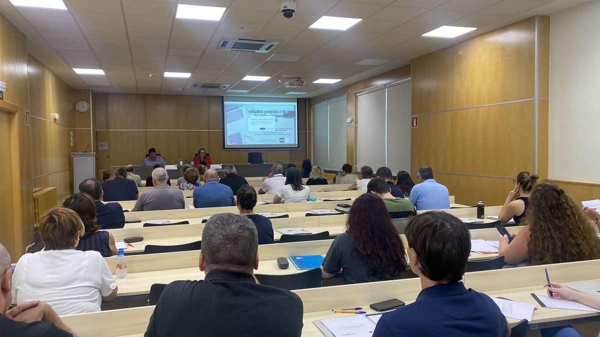 unedpamplona's tweet image. Cursos de Verano 🌞

🔛 “Análisis geográfico y mapas del delito: criminología y ciencia”. 

👉 Introducción a los sistemas de información geográfica para el análisis geográfico del delito

🗣️ Carlos Vázquez González Profesor de Derecho y Criminología @UNED

#SomosUNED #Somos2030