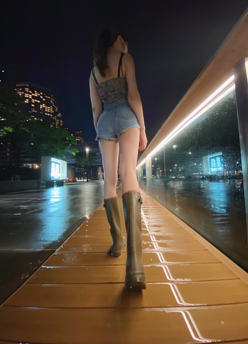 雖然落雨冇咁熱😌，但都唔想佢落咁多🫠

#性感美女 #氣質 #溫柔女生 #優雅女人 #天使樣貌 #魔鬼身材 #正妹集散地 #正妹 #chinesegirl #kawai #cutegirl #prettygirls #可愛 #美女 #beautiful #美少女
#photography