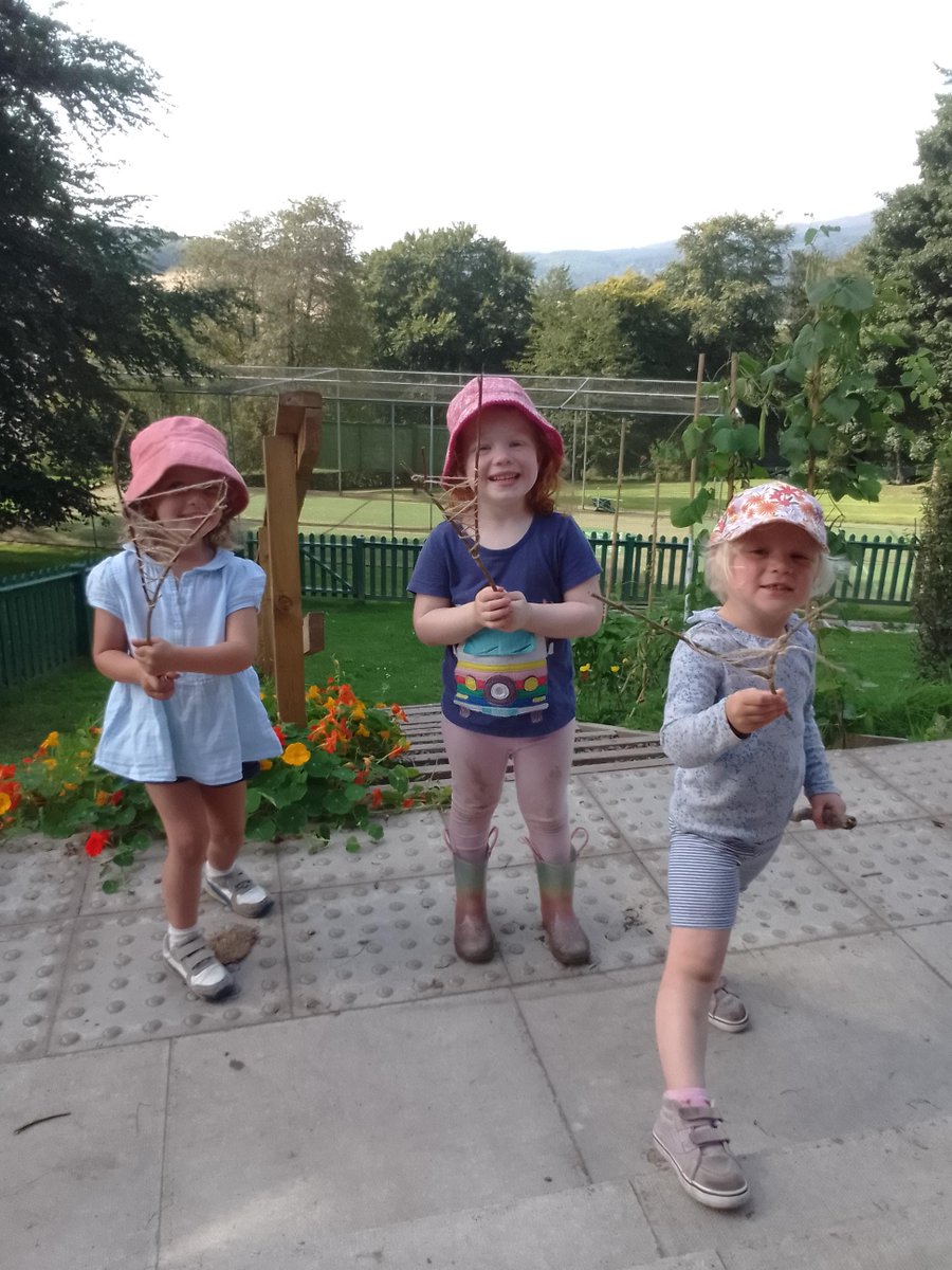 ArdvreckSchool's tweet photo. Last weekโs misty morning inspired discovery and conversations around spiders and their webs. The children in our nursery were curious and amazed with the different sizes and shapes of the webs! #nature #wildlearning #spiders #nurseryincrieff https://t.co/i6mR9TlIys