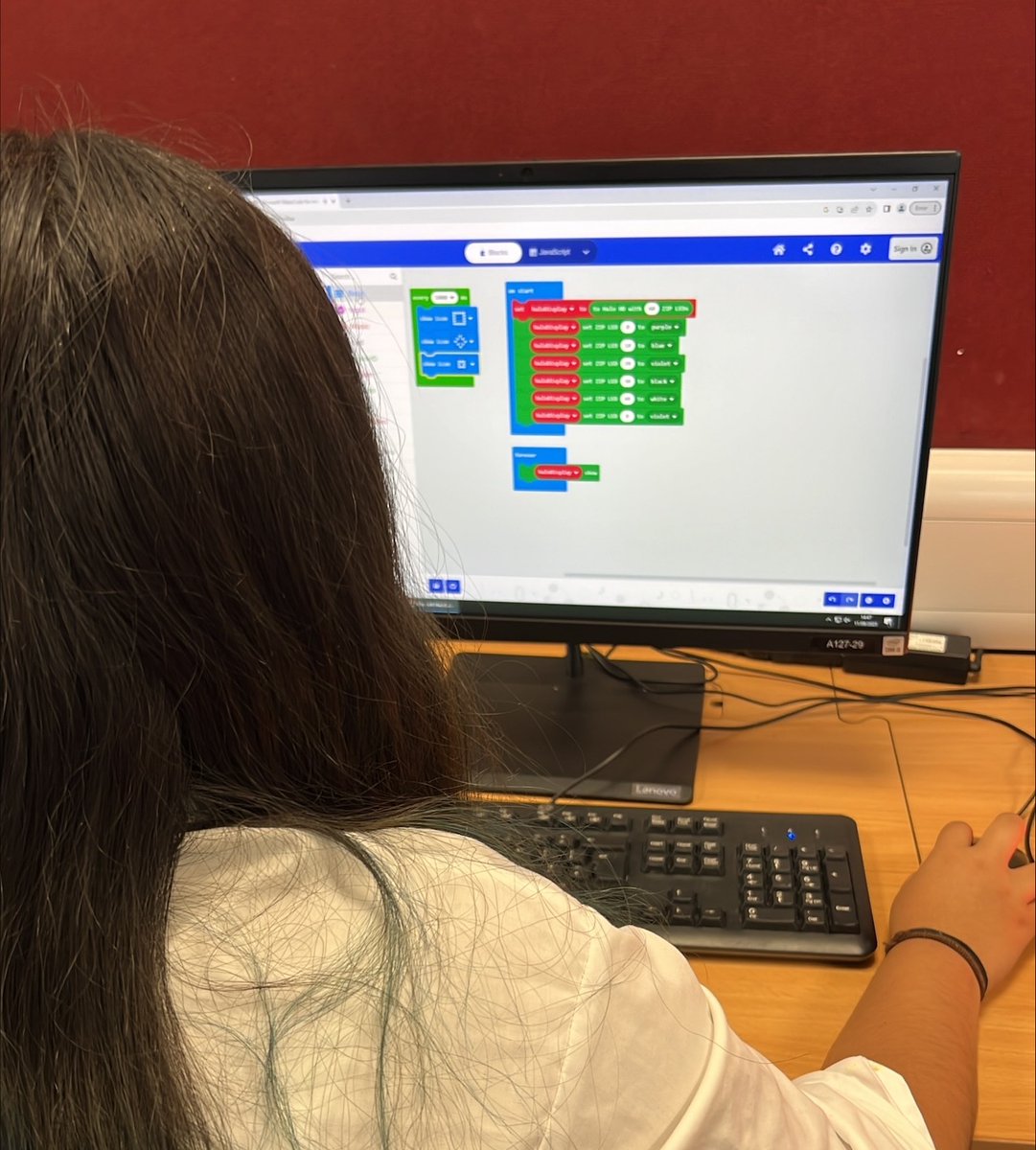 Millais_CompSci's tweet photo. Amazing #MillaisYear9 coding Halos in Computing today. #MillaisCreativity #GirlsinSTEM https://t.co/RosNlGnj98