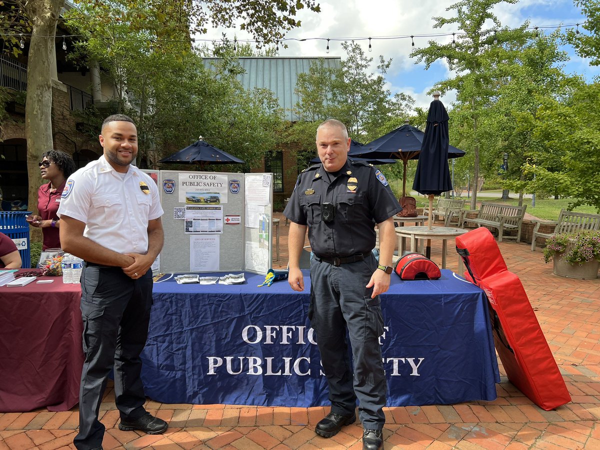 SMCPublicSafety's tweet photo. Safety Day 2023. We will be here until 1pm. Stop by with questions or just to say hi. https://t.co/TwDuK3MLKE